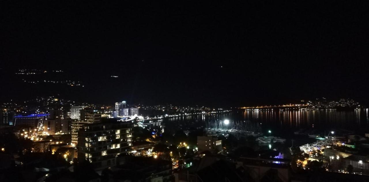 Sea View Apartment *