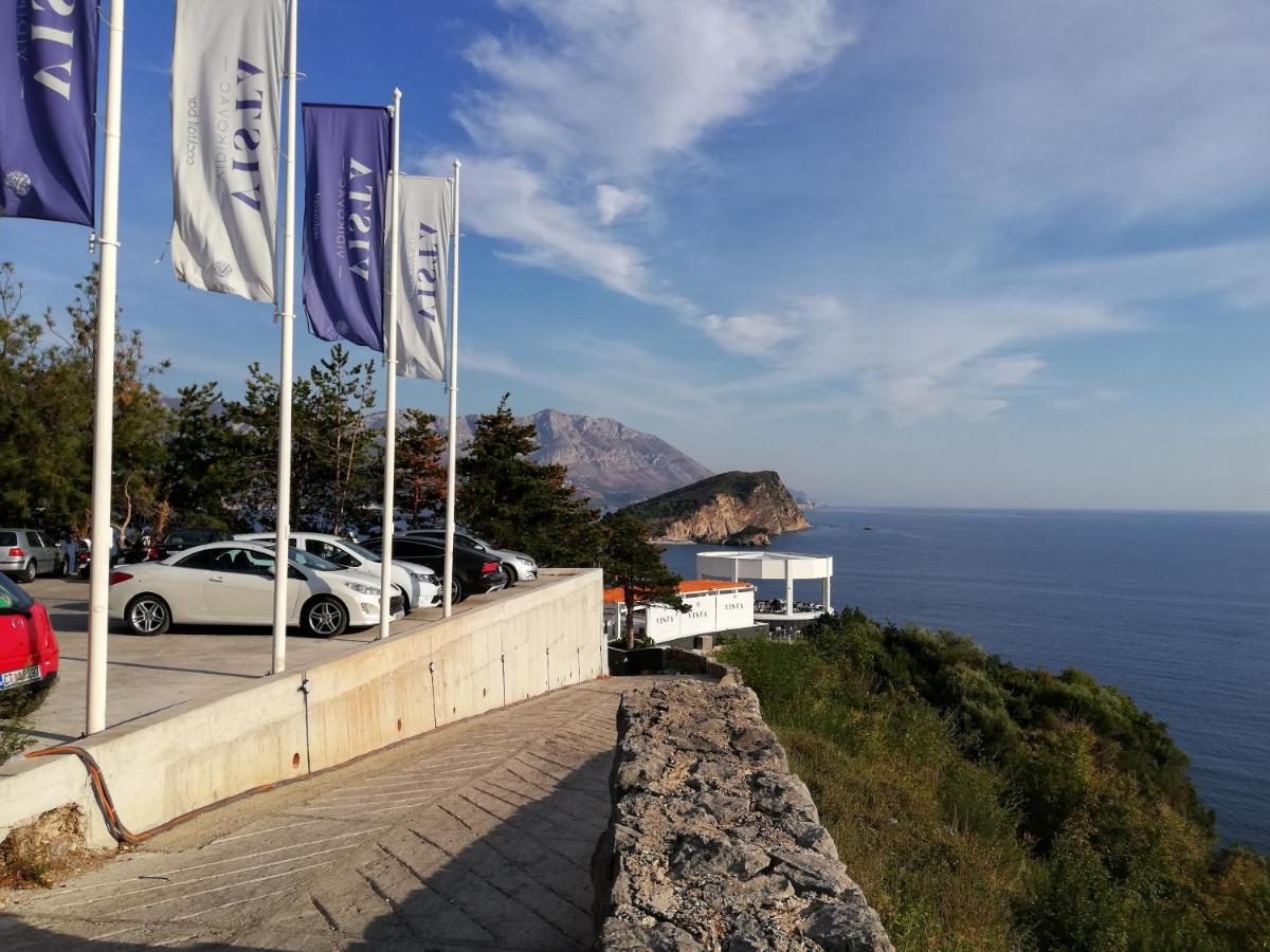Sea View Apartment *
